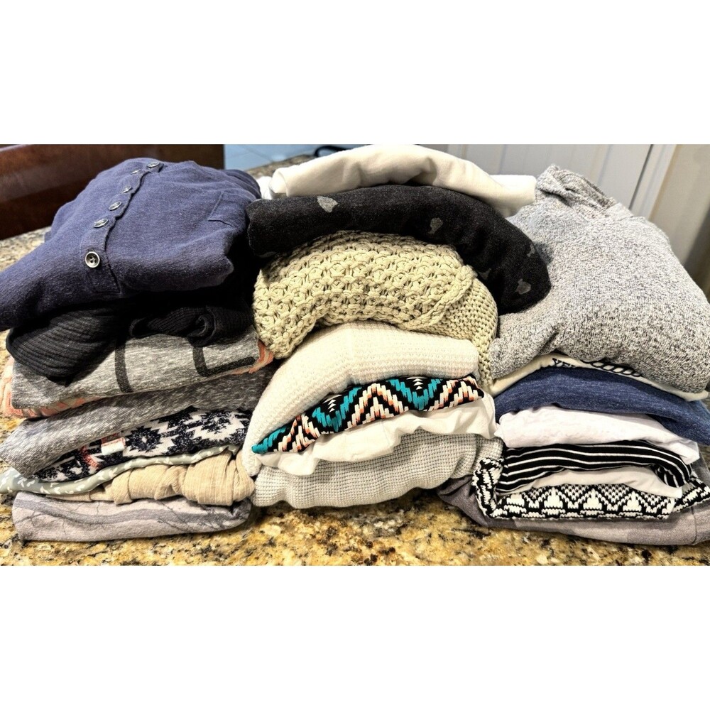 Womens 24 Pc Clothing Lot Size M Casual Tops Sweaters Gap Eddie Bauer Maurices